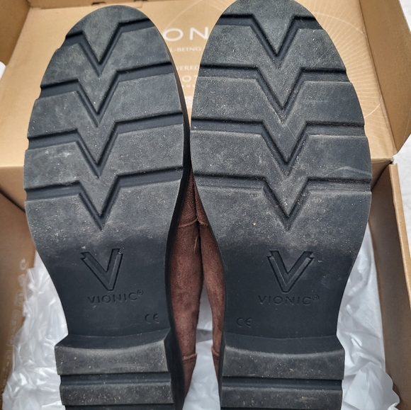 Vionic Women's CLEO Dark Brown Suede Loafers - Picture 4 of 4